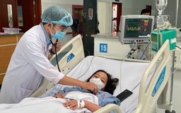 TP.HCM: Cứu sống nữ bệnh nhân bị sốt xuất huyết nguy kịch, liên tục tái sốc