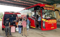 Người dân Đắk Lắk hồi hộp về quê ngập lụt: 'Về Quy Nhơn rồi tính tiếp'