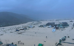 Quy Nhơn ngập lụt: Người nghèo sẽ được hỗ trợ tiền thế nào?