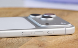 Apple làm điều chưa từng có để 'đấu tay đôi' Galaxy S