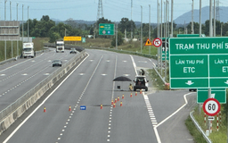 Tạm đóng cao tốc ra Khánh Hòa, dồn xe ra QL1 tránh kẹt xe do ngập lụt