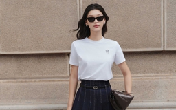 'Lột xác' phong cách với loạt chân váy jean khiến ai cũng ngoái nhìn