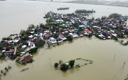 Doanh nghiệp bảo hiểm bồi thường nhanh cho khách hàng vùng mưa lũ