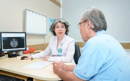 Người lớn tuổi: Lưu ý khi tự nhiên chóng mặt kèm buồn nôn