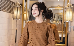 Trang phục đục lỗ nhỏ tạo vẻ ngoài độc đáo, khác biệt cho nàng