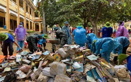 Cảnh đổ nát sau lũ, nếu không có thanh niên lăn xả, biết phải thế nào?