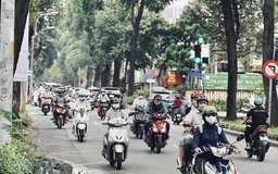 Trời TP.HCM se lạnh khác lạ, bão số 15 áp sát đất liền, triều cường dâng cao