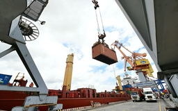 Việt Nam trở thành siêu cường thương mại mới