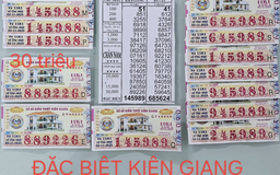 Khách mua vé số rồi tặng lại người bán: Bất ngờ trúng xổ số miền Nam