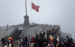 Mây săn người trên đỉnh Fansipan