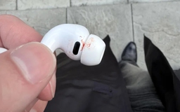 AirPods Pro 3 gặp sự cố gây chảy máu tai