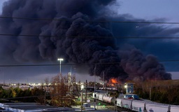 Máy bay bị rơi động cơ trên không, ít nhất 11 người thiệt mạng