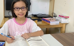 Chị 9 tuổi dạy tiếng Anh cho em trai: Hành trình đáng yêu của cô giáo nhí