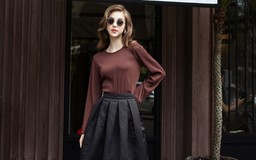 Chân váy midi là sự kết hợp giữa thời trang cổ điển và hiện đại