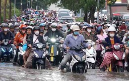 Người dân TP.HCM vẫn sống chung với ngập