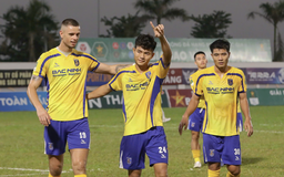 Đội của cố vấn Park Hang-seo gây thất vọng, một ứng viên vô địch khác sảy chân