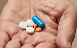 Ngưng thuốc khi huyết áp ổn định: Sai lầm có thể gây nguy hiểm