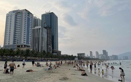 Một thi thể trôi dạt vào bờ biển Đà Nẵng