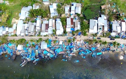 Hình ảnh nhói lòng ở Đắk Lắk: Hàng loạt tàu thuyền vỡ nát, ngư dân trắng tay