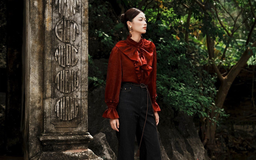 Diện áo cổ trụ để vừa thanh lịch, vừa khoe được thần thái sang chảnh