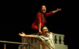 Giữ nghề kịch nói giữa thời 'bội thực giải trí': Góc khuất ít ai biết