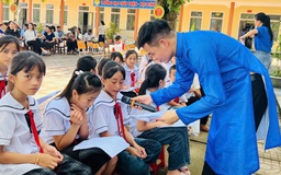 Người 'truyền lửa' dân ca ví, dặm Nghệ Tĩnh cho thế hệ trẻ