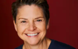 Diễn viên Wenne Alton Davis bị xe tông tử vong khi đang băng qua đường