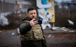 Chiến sự Ukraine ngày 1.388: Kyiv tuyên bố vẫn giữ Siversk, ông Zelensky thị sát tiền tuyến