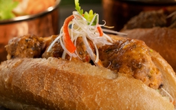Bánh mì cá trích, bánh cua, bò tơ Củ Chi..., món ngon nhìn muốn ăn ngay