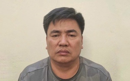 Bắt tạm giam người đẩy đại úy CSGT vào đầu xe tải