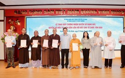 TP.HCM tiếp tục trao sổ hồng cho 11 tổ chức tôn giáo