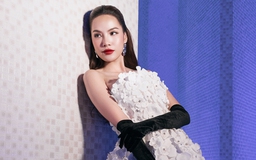 Lê Hoàng Phương khoe vai trần quyến rũ, diễn vedette cùng Thanh Hằng và Võ Hoàng Yến