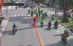 Camera AI phát hiện nhiều người đi sai vạch kẻ đường màu vàng ở trung tâm TP.HCM