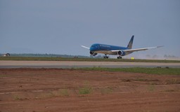 Máy bay đã đáp thành công xuống sân bay Long Thành