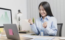 Tự thưởng cuối năm: Cách người trẻ tự hào về bản thân