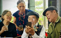 'Bảo tàng sống' về văn hóa truyền thống Y Kông đã về với Yàng ở tuổi 98