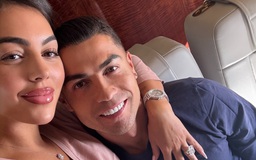 Chuyện tình 'vượt xa khía cạnh thể xác' của Ronaldo và người mẫu bốc lửa