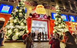 Trước thềm Giáng sinh: Nhiều trung tâm thương mại ở TP.HCM 'hóa trời Âu'