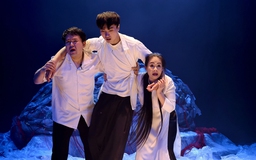 'Cơn hồng thủy' - cuộc đối thoại trần trụi ngày tận thế