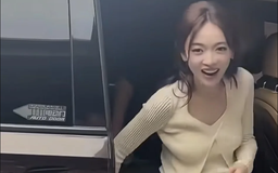 'Lệnh phi' Ngô Cẩn Ngôn khiến fan lo lắng vì thân hình gầy gò