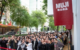 Khách hàng tấp nập đến MUJI Lê Thánh Tôn trong 3 ngày đầu tái khai trương