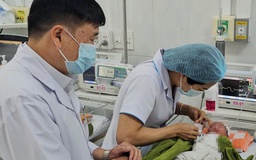 Bé gái sơ sinh bị vùi trong vườn cao su sắp có gia đình mới