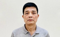 Cháu ruột cục trưởng cũng phải đưa hối lộ 9 tỉ để được cấp phép