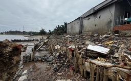 Triều cường xâm thực làng biển, sạt lở chia cắt miền núi ở Quảng Ngãi