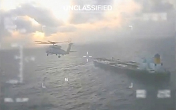 Mỹ lại bắt tàu dầu ngoài khơi Venezuela