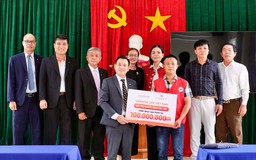 Hanwha Life Việt Nam hỗ trợ người dân miền Trung ổn định cuộc sống sau bão lũ