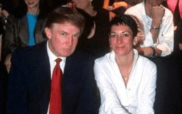 Ông Trump từng 8 lần đi máy bay riêng của ông Epstein?