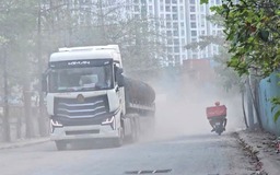 Chung cư ở TP.HCM: 2.500 cư dân 7 năm mòn mỏi đi nhờ đường xe container