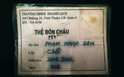 Mở chiếc ví đặt trên bàn thờ, chàng trai ở TP.HCM bật khóc