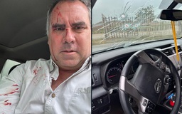 Ứng viên tổng thống Peru thoát chết sau khi bị bắn vào xe